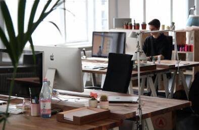 如何尋找好的高端網(wǎng)站建設(shè)公司呢