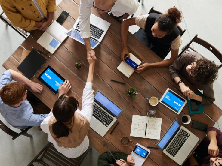 選擇網(wǎng)站建設(shè)者時(shí)必須具備的5個(gè)條件